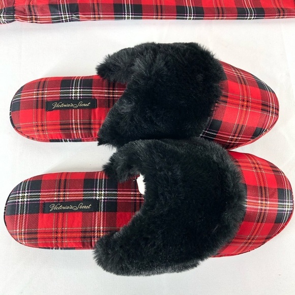 Victoria's Secret Plaid Slippers - Red and Black Size M - Picture 4 of 9
